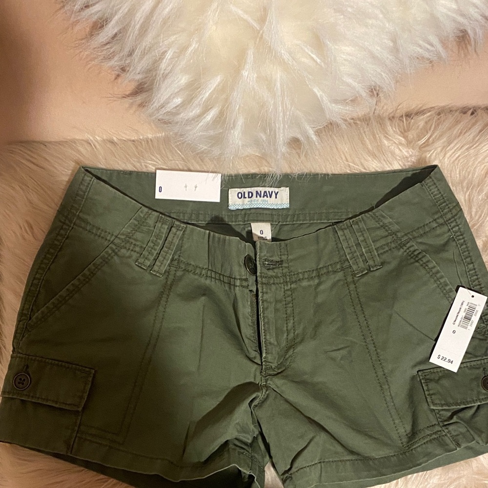 Old Navy Women's Olive Cargo Shorts